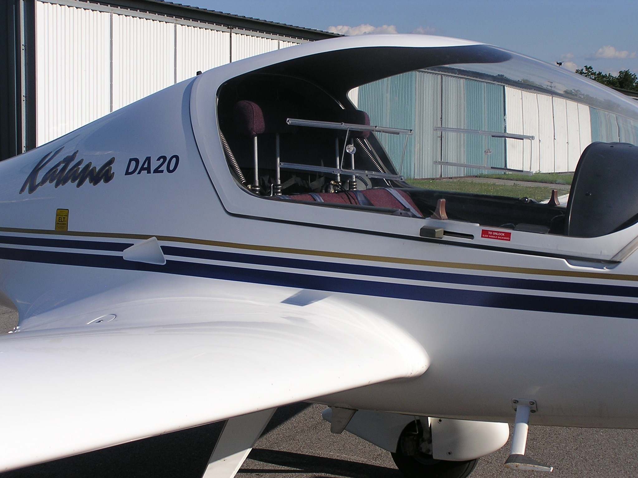 diamond_katana_da20-a1_for_sale_exterior_cockpit_large.jpg